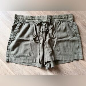 GAP Women's High Waist Olive Shorts